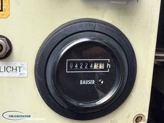 Tipper with crane MAN TGS 35.400 8x4 Bladgeveerd, Handgeschakeld, HIA...