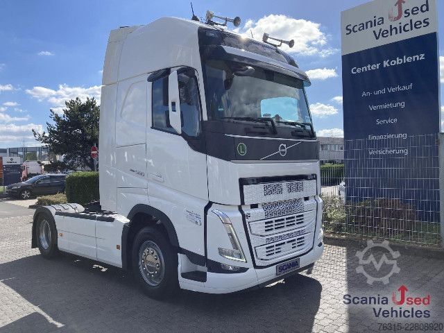 Standard SZM Volvo FH 500 - Globetrotter XL - I-SAVE - 2x TANKs