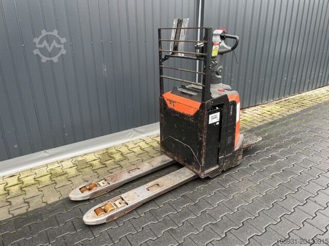 Electric Pallet Truck BT LPE200