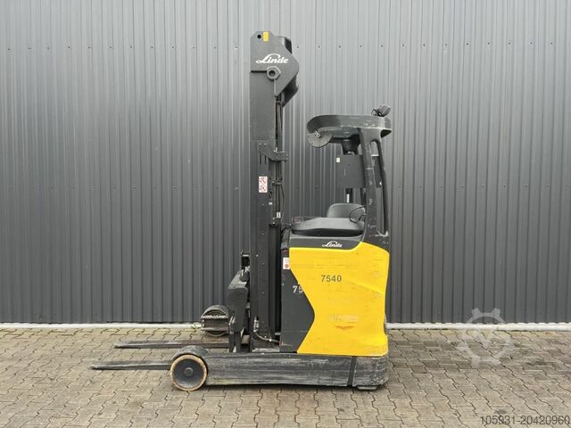 Schubmaststapler Linde R14-01