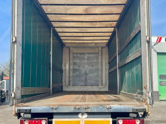 Schiebeplanen Leciñena air susrpansion,  double axels