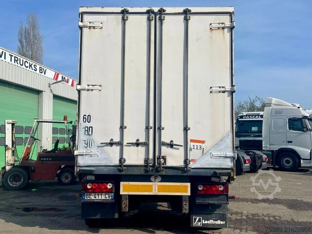 Schiebeplanen Leciñena air susrpansion,  double axels