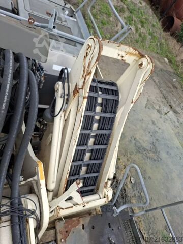 Material handler Sennebogen 830 E K17 (only upperstructure with damaged cabin)