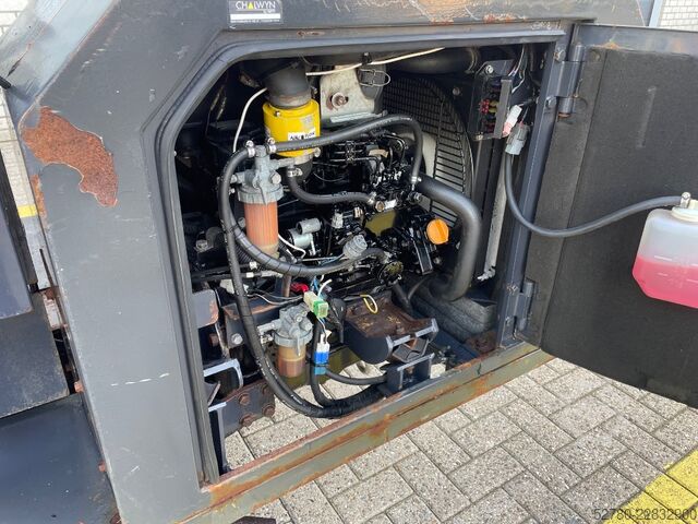 Minikran Unic URW 506 CDER