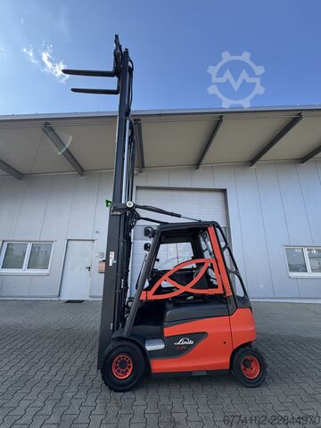 Electric - 4 wheels Linde E25 + Ladegerät NEU 80100--EK