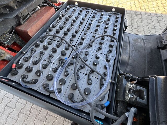 Electric - 4 wheels Linde E25 + Ladegerät NEU 80100--EK
