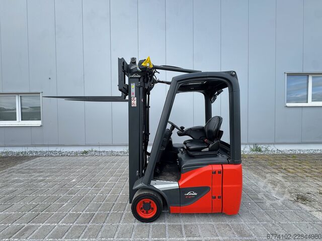 Electric - 3 wheels Linde E12-386-02 + Ladegerät 3550 --EK