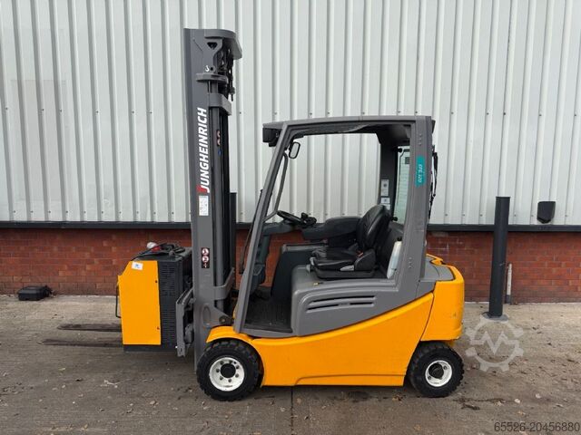 Elektro 4 Rad-Stapler Jungheinrich EFG 320 / 4586 Std.