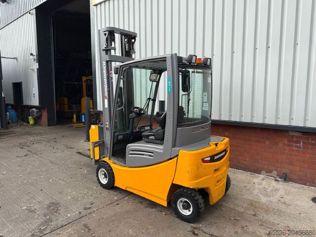 Elektro 4 Rad-Stapler Jungheinrich EFG 320 / 4586 Std.