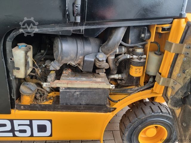 Frontstapler JCB TLT25D