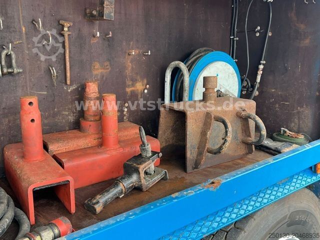 Abschleppwagen MAN F90 24.292 FVL/BL 6x2 Abschleppvorrichtung/Kran