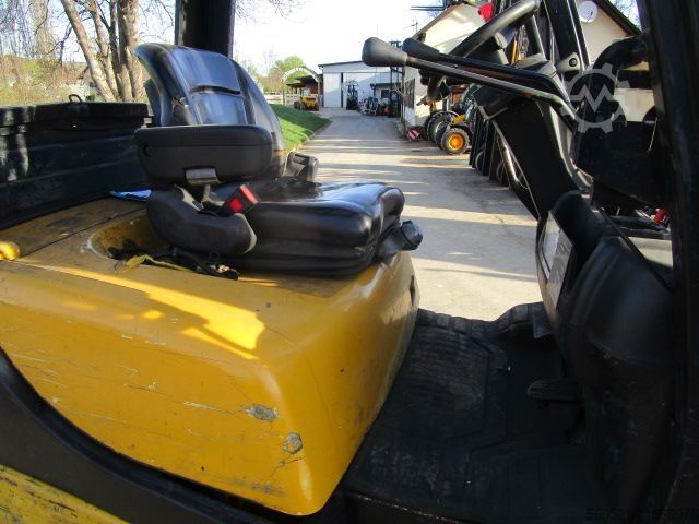 Dieselstapler Yale GDP30VX - Triplex-Freihub 4,9m + ZINKENVERSTELLER