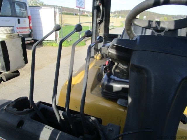 Dieselstapler Yale GDP30VX - Triplex-Freihub 4,9m + ZINKENVERSTELLER