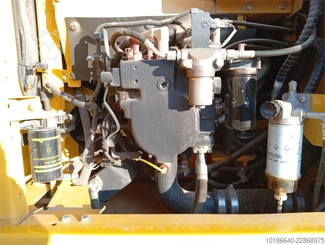 Komatsu PC210LC-11E0 Komatsu PC210LC-11E0