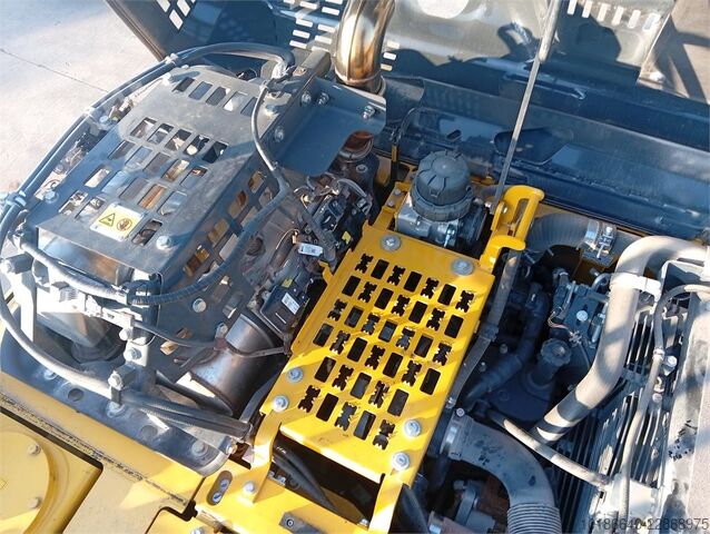 Komatsu PC210LC-11E0 Komatsu PC210LC-11E0