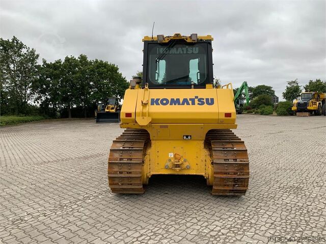 Komatsu D65EX-18E0 Komatsu D65EX-18E0