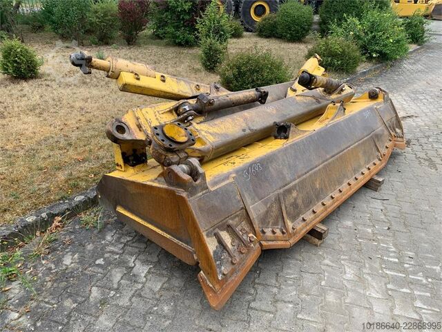 Komatsu D65EX-18E0 Komatsu D65EX-18E0