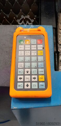 Laserschneider Wycinarka laserowa do stali SUDA FC 1530 Wycinarka laserowa do stali SUDA FC 1530