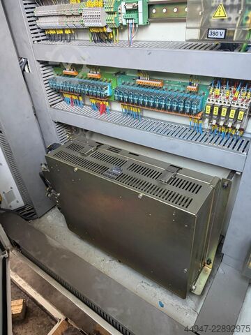 Vertical machining center KONDIA HM 1060