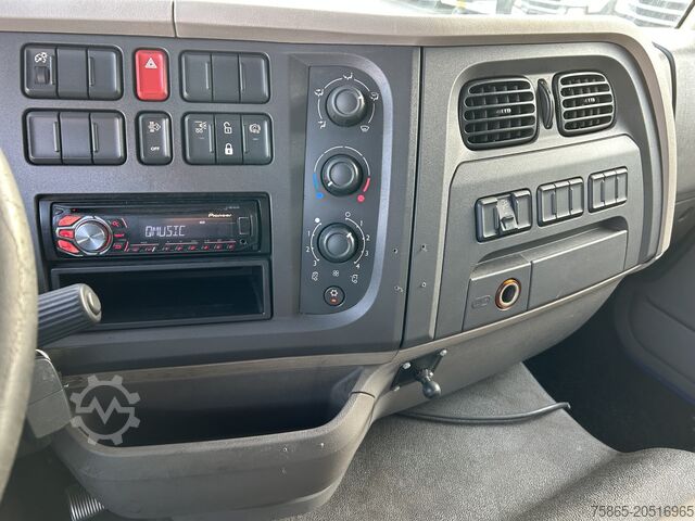 Schiebeplane DAF LF 210 FA / 12 Ton / 557 dlm / Curtainside / Lo...