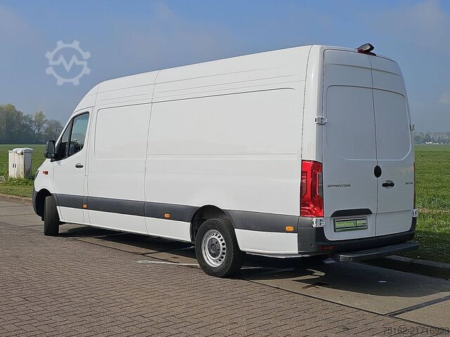 High-roof van MERCEDES-BENZ SPRINTER 317 L2H2 LED Mbux 10