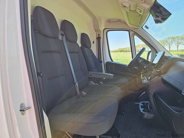 High-roof van PEUGEOT BOXER 2.2 L4H2 Automaat Navi