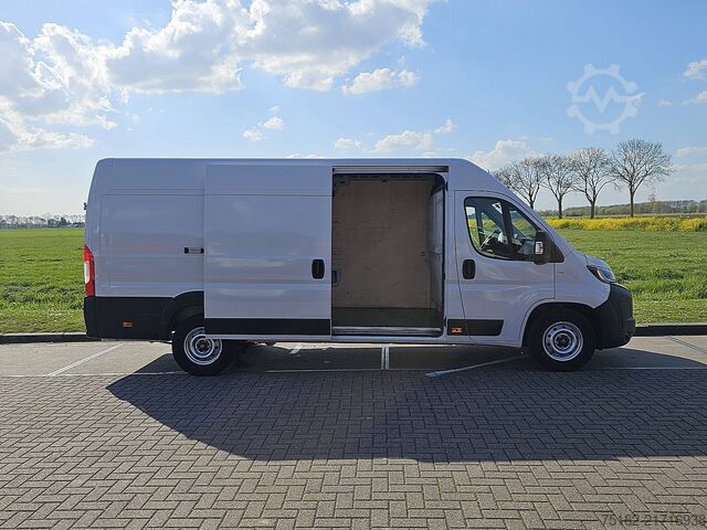 High-roof van PEUGEOT BOXER 2.2 L4H2 Automaat Navi