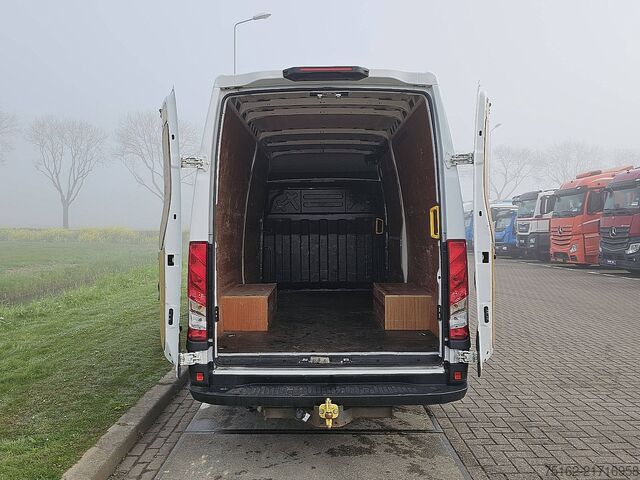 High-roof van IVECO DAILY 35C14 L2H2 Dubbellucht AC!