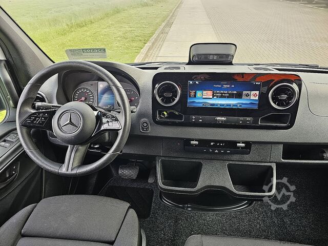 High-roof van MERCEDES-BENZ SPRINTER 317 L2H2 Mbux RWD Euro6!