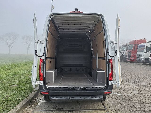 High-roof van MERCEDES-BENZ SPRINTER 317 L2H2 Mbux RWD Euro6!