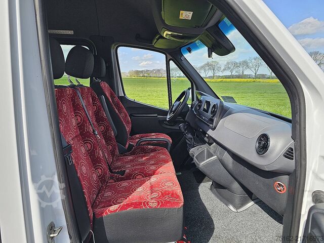 Passenger transportation MERCEDES-BENZ SPRINTER 314 L2H2 9-Pers 2x Airco