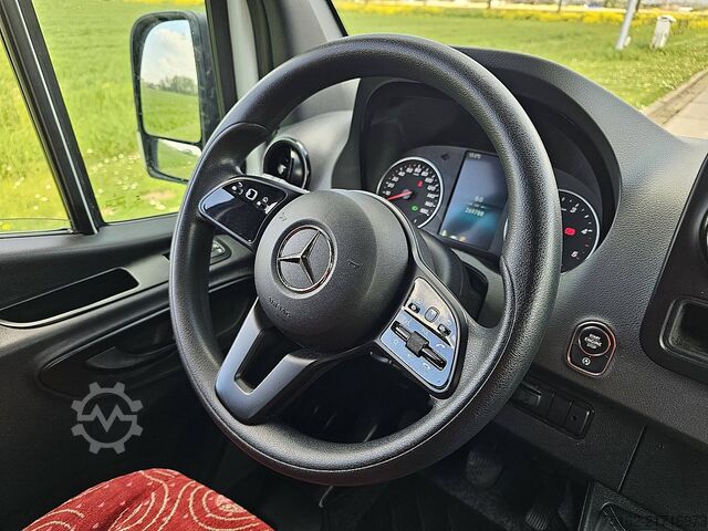 Passenger transportation MERCEDES-BENZ SPRINTER 314 L2H2 9-Pers 2x Airco