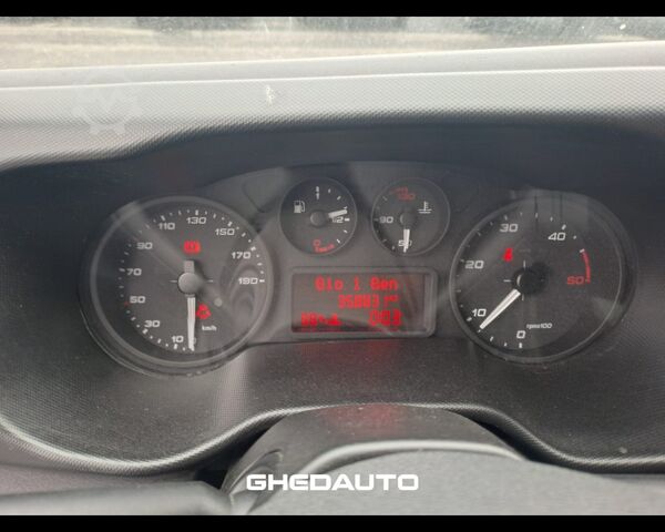 Minibus IVECO 35C15 - FURGONE CON SPONDA POSTERIORE CARICATRICE