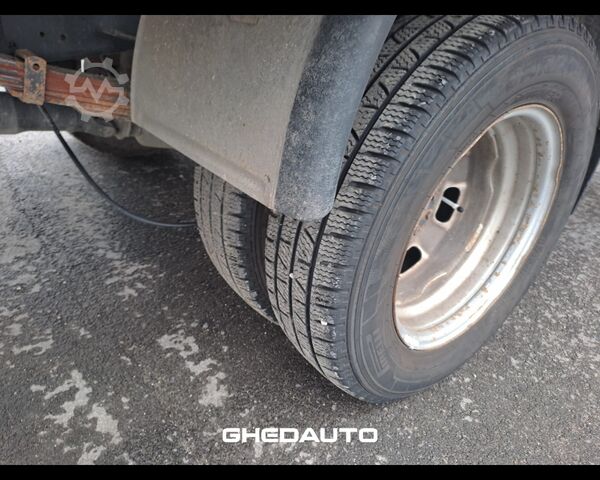 Minibus IVECO 35C15 - FURGONE CON SPONDA POSTERIORE CARICATRICE