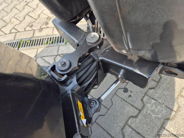 Municipal tractor Kärcher MIC 34C - TIPP TRAILER