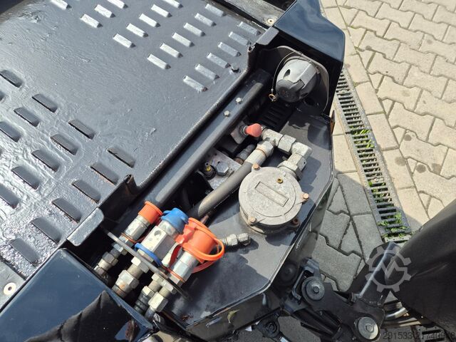 Municipal tractor Kärcher MIC 34C - TIPP TRAILER