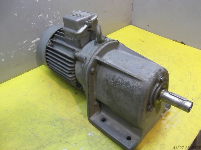 Gear motor 1.5 kW 143 rpm Bauer D041/145