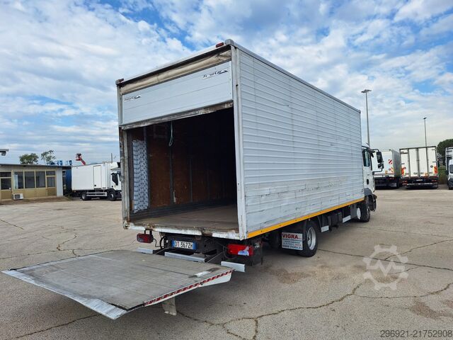 Transporter mit Koffer MAN TGL 8.180N
