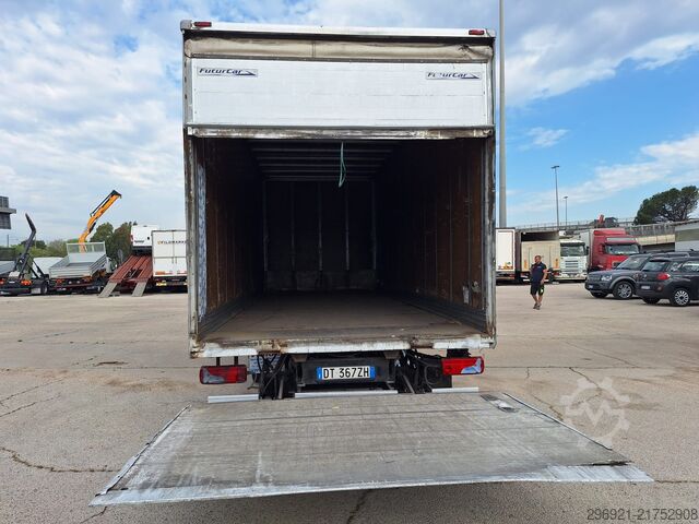 Transporter mit Koffer MAN TGL 8.180N