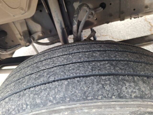 Transporter mit Koffer MAN TGL 8.180N