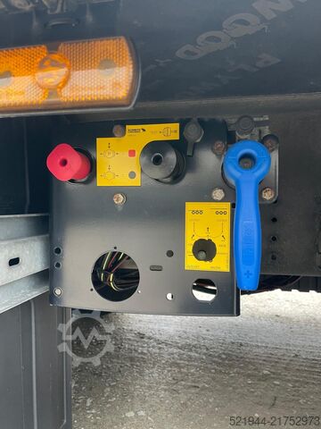 Open semitrailer with tarp Schmitz Cargobull SCB S2 SCS 18/1-13.62 Curtainsider