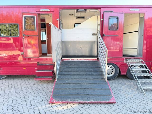 Cattle truck SCANIA P320 EHC Aufbau 6-7 Pferde Wohnung