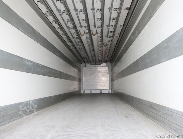 Reefer semitrailer Schmitz Cargobull SKO 24 Rohrbahn Liftachse Carrier Vector HE19
