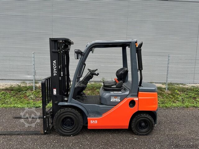Diesel Forklift Toyota 52-8FDF25 - TRIPLEX - NEUWERTIG