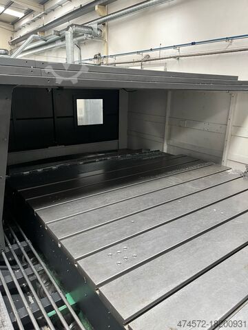 Vertical machining center DOOSAN BM 2740