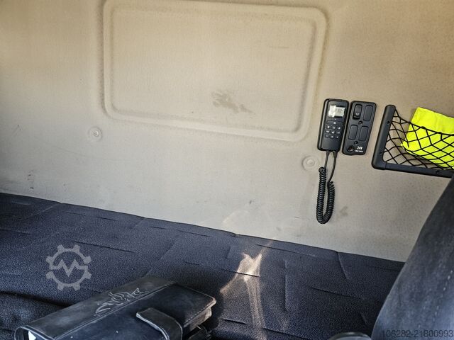 Roll-off tipper truck SCANIA R480LB 8X4*4HHA MOTORSCHADEN! 3-Pedal J