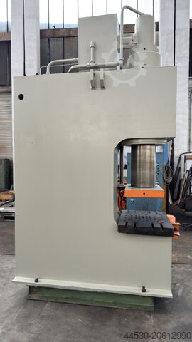 Hydraulic press WMW Zeulenroda PYE 160 S/ 1M