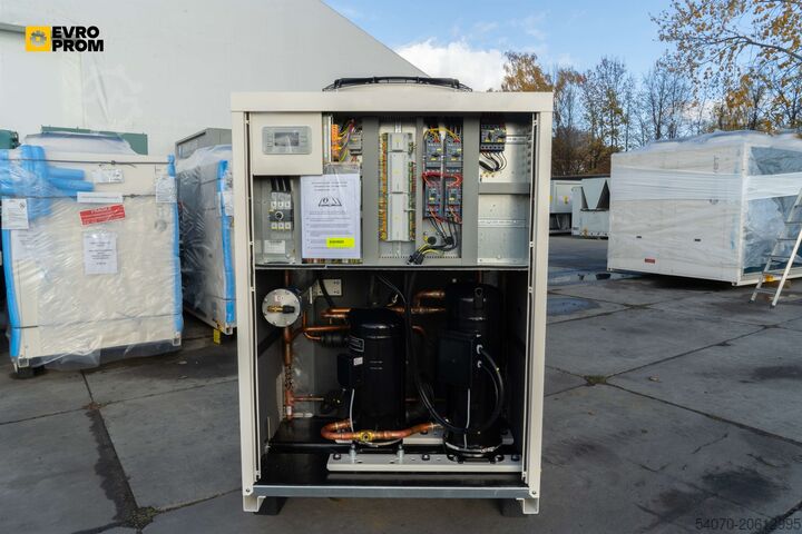 Chiller New Aircooled chiller CLIVET WSAT XEE 402 101 KW. 2025 yom