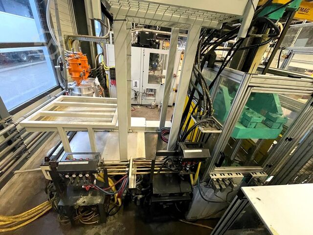 Spritzgießmaschine Arburg 1200 T 800-150 + FPT Handling