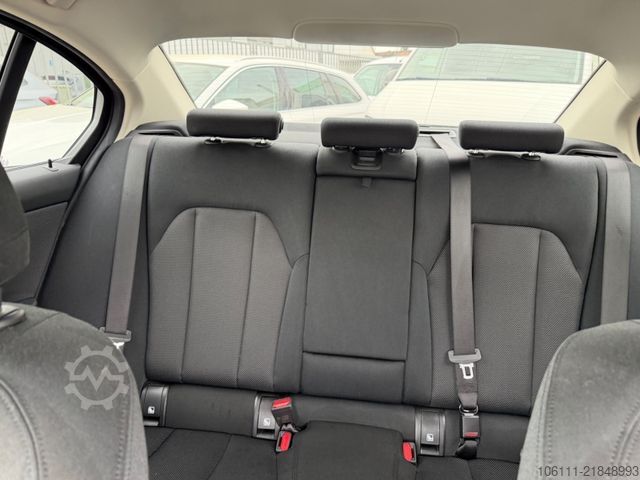 Van BMW 320d xDrive Limousine